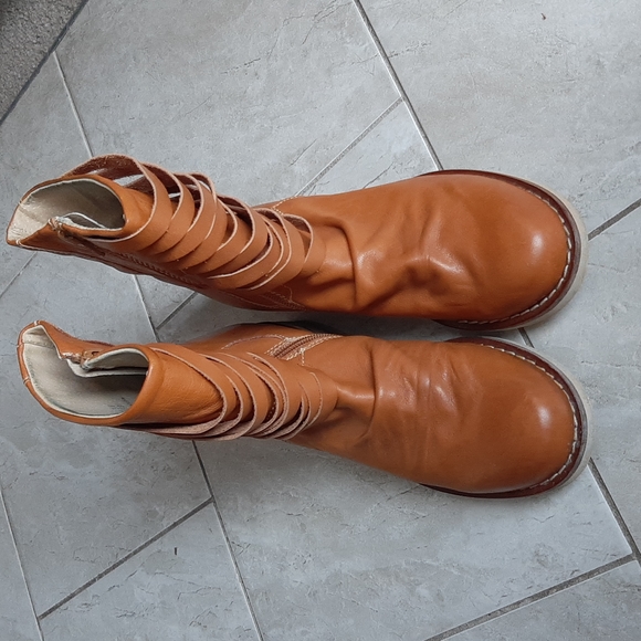 Rare Like Smug by Prophecy Brown Leather Booties Size 7.5 - Picture 4 of 12